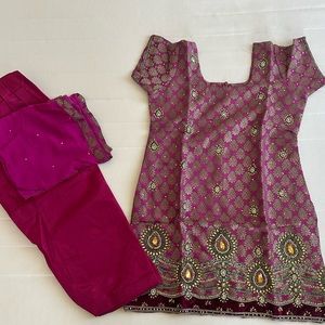 Salwar suit